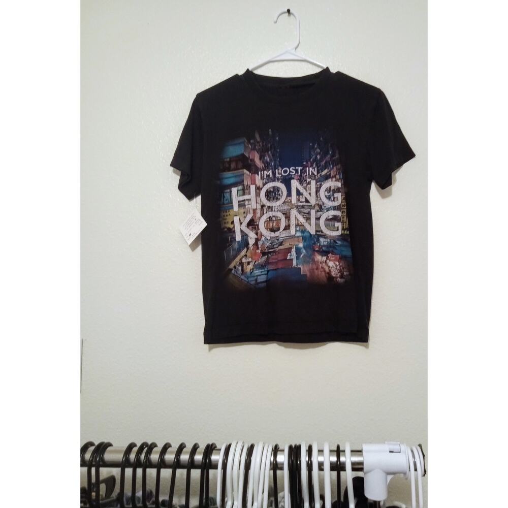 VINTAGE 90s Im Lost in Hong Kong futuristic Neon Night Black tee SZ M